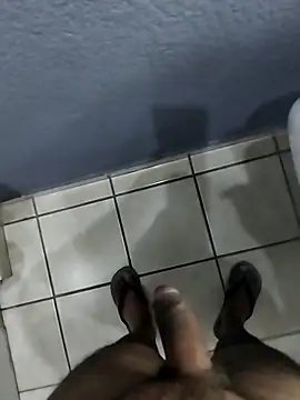 Snapshot of Leofj007 chatting on November 12, 2025, 6:28 am Leofj007 online show from November 12, 2025, 6:28 am