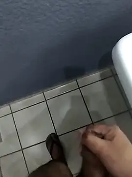 Snapshot of Leofj007 chatting on November 21, 2025, 5:17 am Leofj007 online show from November 21, 2025, 5:17 am