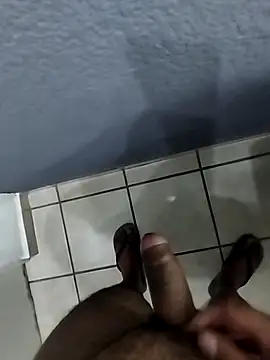 Snapshot of Leofj007 chatting on November 16, 2025, 5:12 am Leofj007 online show from November 16, 2025, 5:12 am