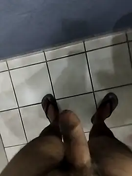 Snapshot of Leofj007 chatting on November 23, 2025, 6:23 am Leofj007 online show from November 23, 2025, 6:23 am