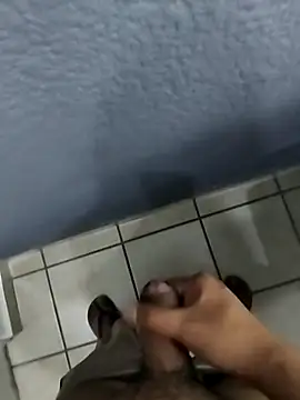 Snapshot of Leofj007 chatting on November 8, 2025, 8:45 pm Leofj007 online show from November 8, 2025, 8:45 pm