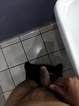 Snapshot of Leofj007 chatting on November 13, 2025, 11:52 pm Leofj007 online show from November 13, 2025, 11:52 pm