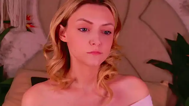 CindyFors online show from October 12, 2025, 9:16 pm