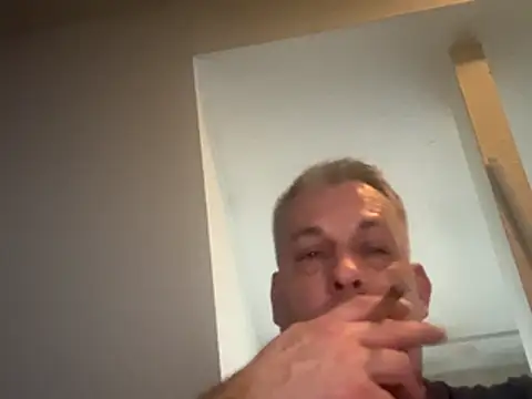 Snapshot of Albatrossen09 chatting on December 16, 2025, 7:45 am Albatrossen09 online show from December 16, 2025, 7:45 am