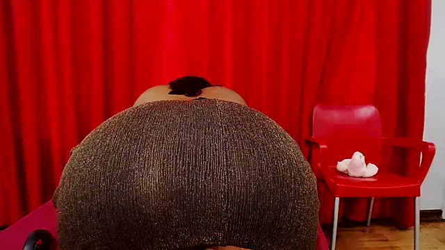 Snapshot of SexyBustyBoobs chatting on October 30, 2025, 4:44 am SexyBustyBoobs online show from October 30, 2025, 4:44 am