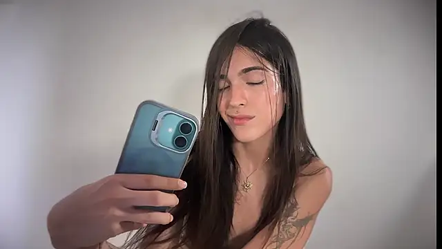 Snapshot of 4444ngel chatting on November 30, 2025, 12:11 am 4444ngel online show from November 30, 2025, 12:11 am