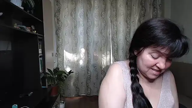 Snapshot of Illusionq chatting on June 4, 2026, 5:12 am Illusionq online show from June 4, 2026, 5:12 am