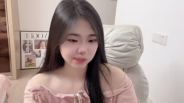 suki-1 online show from November 18, 2025, 8:28 am