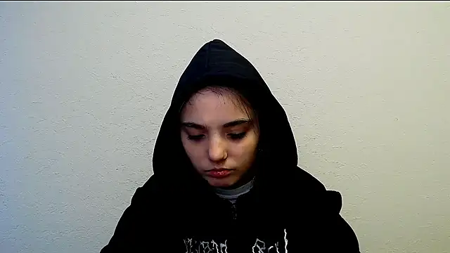 Snapshot of Sun_Shine__ chatting on November 3, 2025, 8:40 am Sun Shine online show from November 3, 2025, 8:40 am