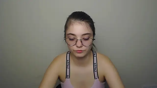 Snapshot of Sun_Shine__ chatting on July 16, 2026, 10:07 pm Sun Shine online show from July 16, 2026, 10:07 pm