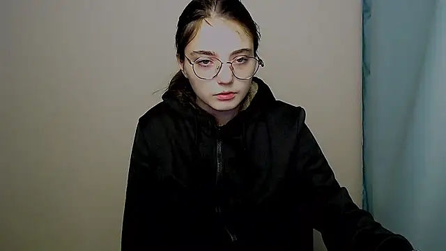 Snapshot of Sun_Shine__ chatting on November 13, 2025, 12:47 am Sun Shine online show from November 13, 2025, 12:47 am