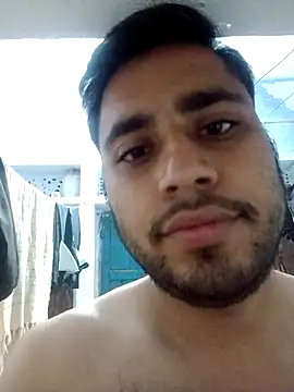 Snapshot of Desirock001 chatting on November 2, 2025, 2:33 pm Desirock001 online show from November 2, 2025, 2:33 pm