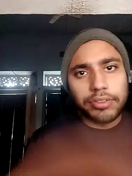 Snapshot of Desirock001 chatting on November 21, 2025, 2:10 am Desirock001 online show from November 21, 2025, 2:10 am