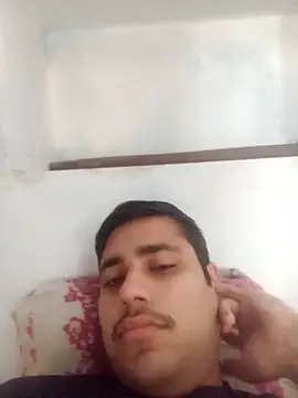 Snapshot of Desirock001 chatting on November 5, 2025, 5:32 am Desirock001 online show from November 5, 2025, 5:32 am