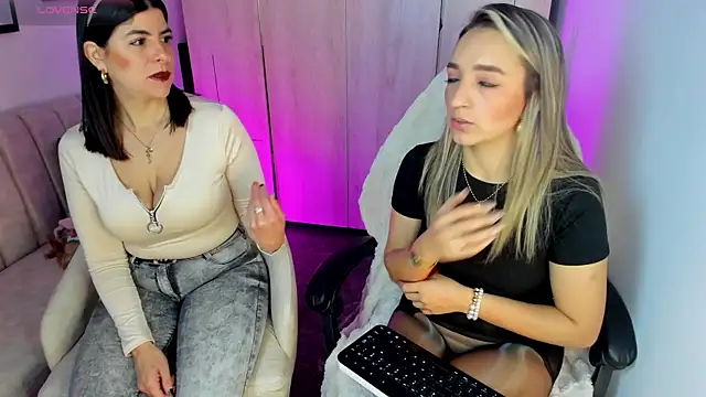 Snapshot of Miss_Annye chatting on October 25, 2025, 2:33 am Miss Annye online show from October 25, 2025, 2:33 am