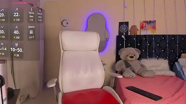 Snapshot of Dana-Alabi chatting on October 15, 2025, 12:35 pm Dana-Alabi online show from October 15, 2025, 12:35 pm