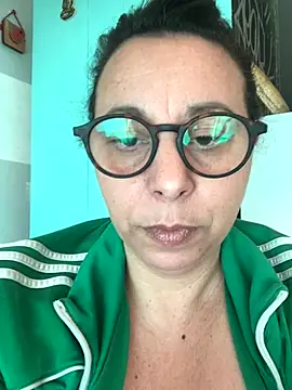 Snapshot of LupeLok chatting on October 9, 2025, 5:13 pm LupeLok online show from October 9, 2025, 5:13 pm