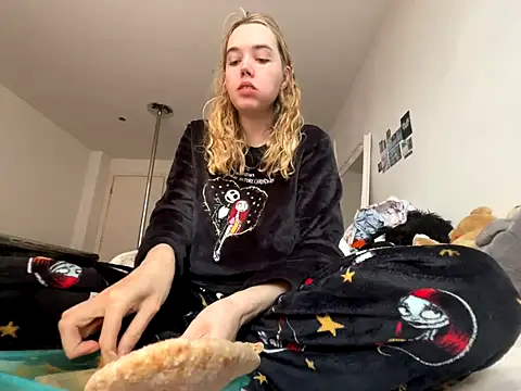 Snapshot of violetcutie chatting on September 28, 2025, 3:08 pm violetcutie online show from September 28, 2025, 3:08 pm
