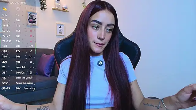 Snapshot of ViolethRosse chatting on October 15, 2025, 7:22 pm ViolethRosse online show from October 15, 2025, 7:22 pm