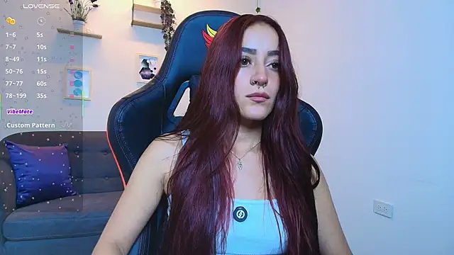 Snapshot of ViolethRosse chatting on October 20, 2025, 7:47 pm ViolethRosse online show from October 20, 2025, 7:47 pm