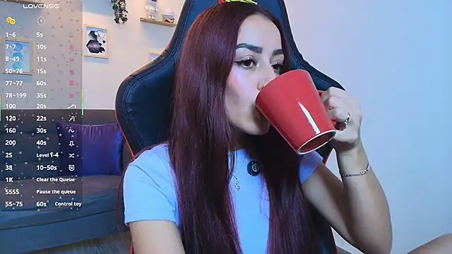 Snapshot of ViolethRosse chatting on November 7, 2025, 7:51 pm ViolethRosse online show from November 7, 2025, 7:51 pm