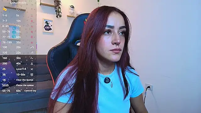 Snapshot of ViolethRosse chatting on October 18, 2025, 5:37 pm ViolethRosse online show from October 18, 2025, 5:37 pm