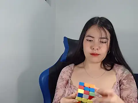 EloiseJun online show from October 26, 2025, 2:45 am