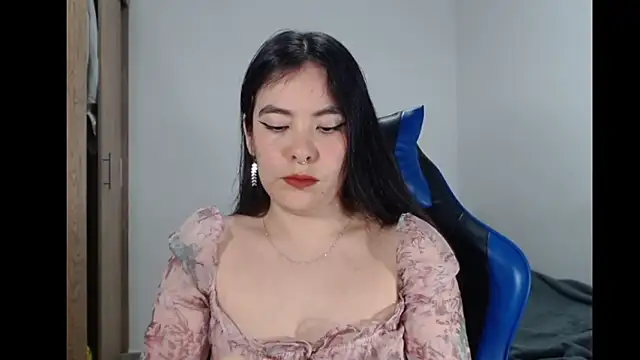 Snapshot of EloiseJun chatting on February 14, 2026, 4:45 am EloiseJun online show from February 14, 2026, 4:45 am