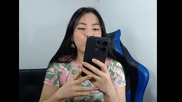 Snapshot of EloiseJun chatting on March 22, 2026, 3:54 am EloiseJun online show from March 22, 2026, 3:54 am