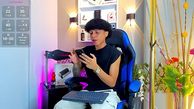 Snapshot of _taylor_black chatting on July 23, 2026, 9:33 pm taylor black online show from July 23, 2026, 9:33 pm