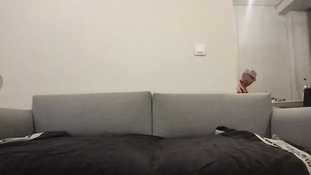 Snapshot of Zaak91190 chatting on March 8, 2026, 7:17 pm Zaak91190 online show from March 8, 2026, 7:17 pm