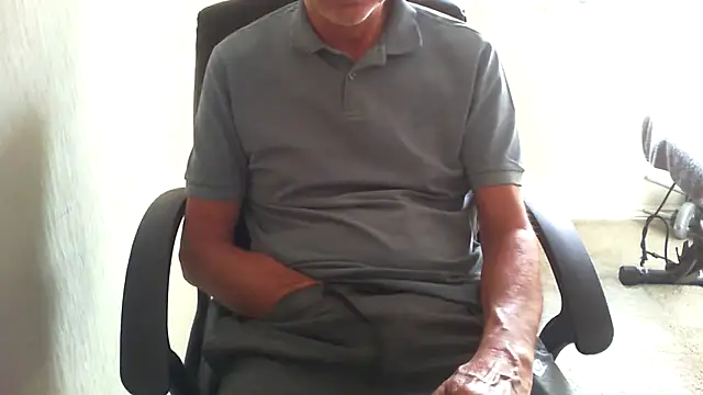 Snapshot of rogpb chatting on June 18, 2026, 2:44 pm rogpb online show from June 18, 2026, 2:44 pm