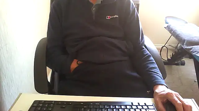 Snapshot of rogpb chatting on April 21, 2026, 10:55 am rogpb online show from April 21, 2026, 10:55 am