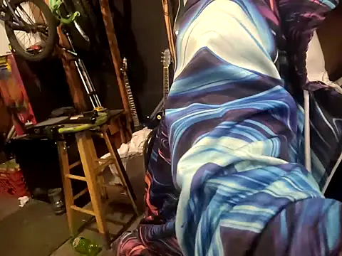 thejuicybacon online show from October 1, 2025, 5:45 am