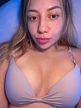 MissCat  online show from November 29, 2025, 1:50 am