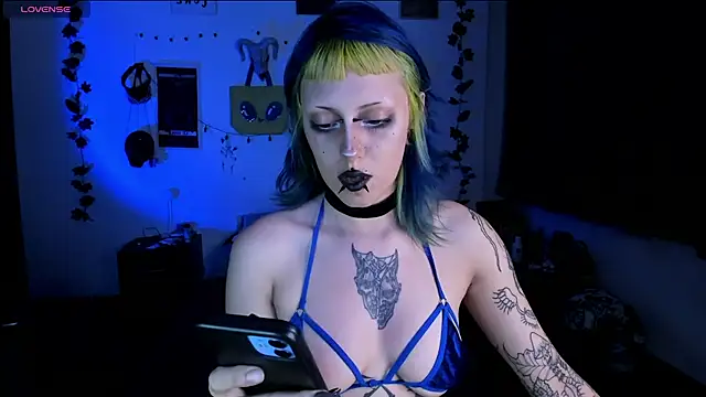 Snapshot of kattusauruss chatting on February 6, 2026, 2:29 am kattusauruss online show from February 6, 2026, 2:29 am