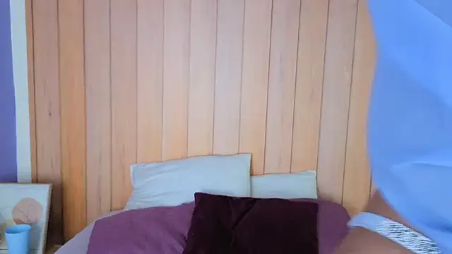 Snapshot of daphnevans chatting on December 14, 2025, 3:35 am daphnevans online show from December 14, 2025, 3:35 am