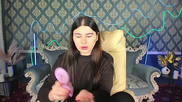 Snapshot of Neyla_Charm chatting on November 6, 2025, 8:02 pm Neyla Charm online show from November 6, 2025, 8:02 pm