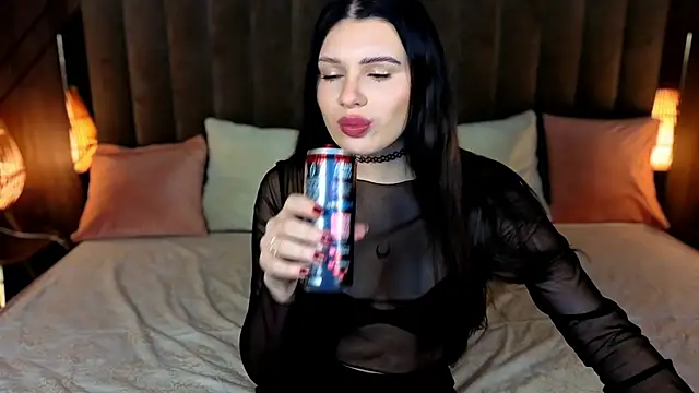 Snapshot of Neyla_Charm chatting on October 28, 2025, 9:19 am Neyla Charm online show from October 28, 2025, 9:19 am