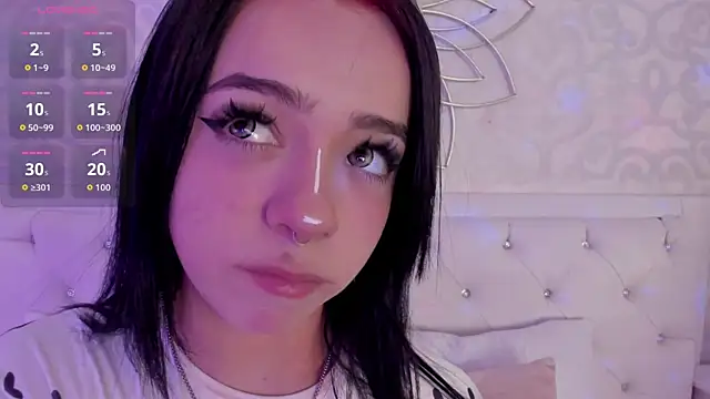 Snapshot of Cassie66_ chatting on October 10, 2025, 4:02 am Cassie66 online show from October 10, 2025, 4:02 am