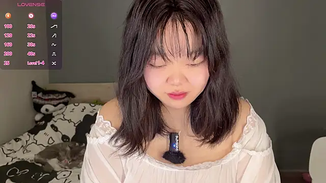 Kittenfishing online show from October 10, 2025, 2:07 pm