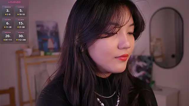 MoiraEger online show from October 27, 2025, 5:14 pm