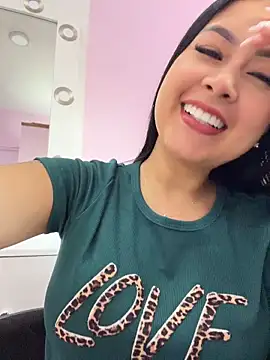 Snapshot of CrisMarulanda chatting on May 14, 2026, 4:15 pm CrisMarulanda online show from May 14, 2026, 4:15 pm