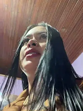 Snapshot of CrisMarulanda chatting on October 12, 2025, 7:15 pm CrisMarulanda online show from October 12, 2025, 7:15 pm