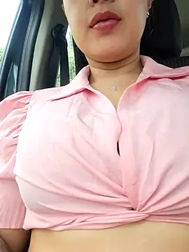 Snapshot of CrisMarulanda chatting on October 14, 2025, 2:50 pm CrisMarulanda online show from October 14, 2025, 2:50 pm