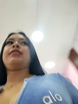 Snapshot of CrisMarulanda chatting on November 14, 2025, 8:01 pm CrisMarulanda online show from November 14, 2025, 8:01 pm