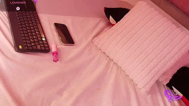 Snapshot of MylaDreams chatting on July 14, 2026, 10:21 am MylaDreams online show from July 14, 2026, 10:21 am