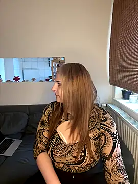 Snapshot of Katherine_Leyla chatting on November 27, 2025, 9:43 am Katherine Leyla online show from November 27, 2025, 9:43 am