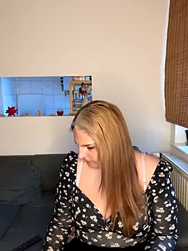 Snapshot of Katherine_Leyla chatting on November 26, 2025, 9:20 am Katherine Leyla online show from November 26, 2025, 9:20 am