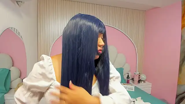 hinata dolly online show from April 23, 2026, 11:05 am